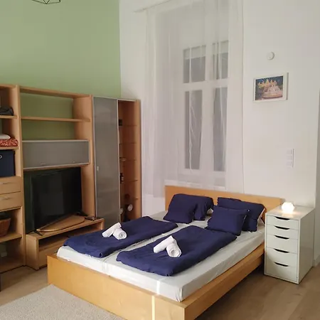 Cozy Place In Buda Xi. * 布达佩斯