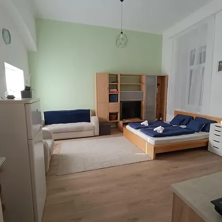 Cozy Place In Buda Xi. Apartment